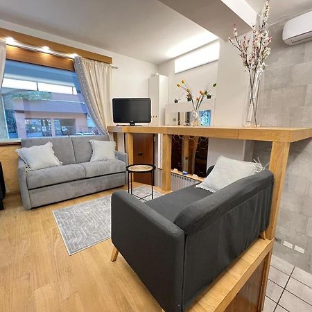 "R&P Apartment", Short Term Stay, Elegant Design, Bisceglie Metro Station, Easy For San Siro And Fiera Milano, Free Parking Exterior foto