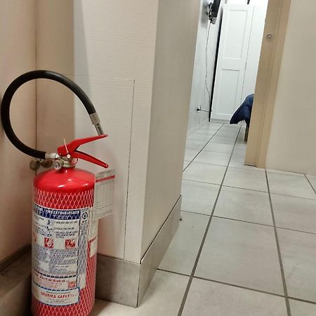 "R&P Apartment", Short Term Stay, Elegant Design, Bisceglie Metro Station, Easy For San Siro And Fiera Milano, Free Parking Exterior foto