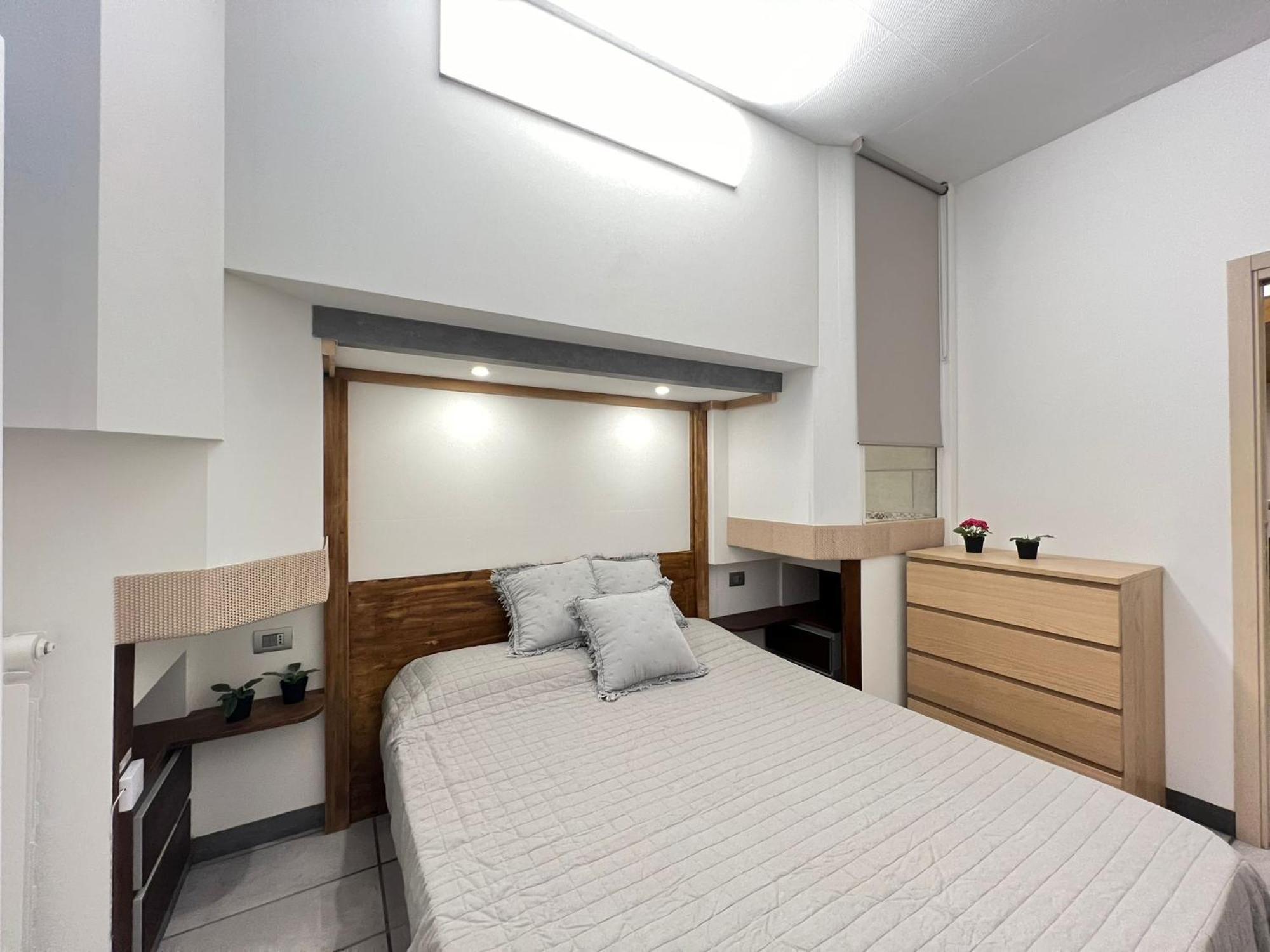 "R&P Apartment", Short Term Stay, Elegant Design, Bisceglie Metro Station, Easy For San Siro And Fiera Milano, Free Parking Exterior foto