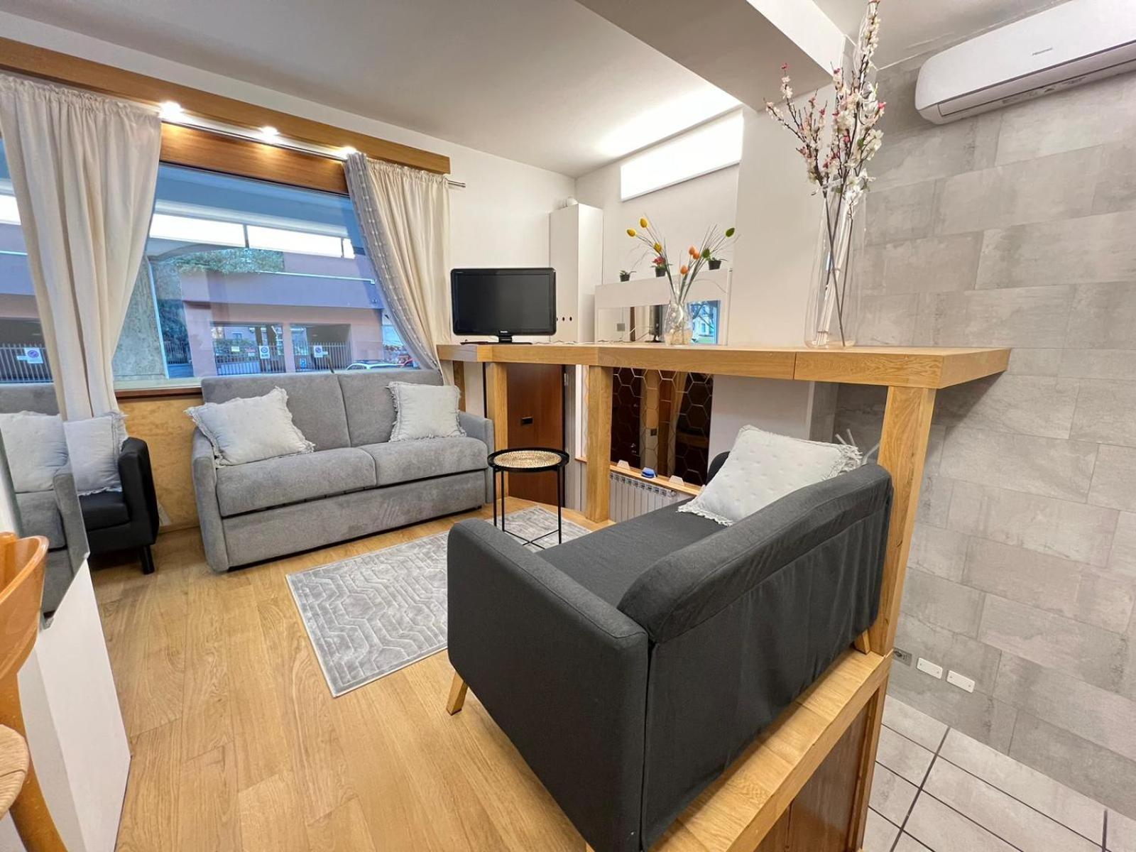 "R&P Apartment", Short Term Stay, Elegant Design, Bisceglie Metro Station, Easy For San Siro And Fiera Milano, Free Parking Exterior foto