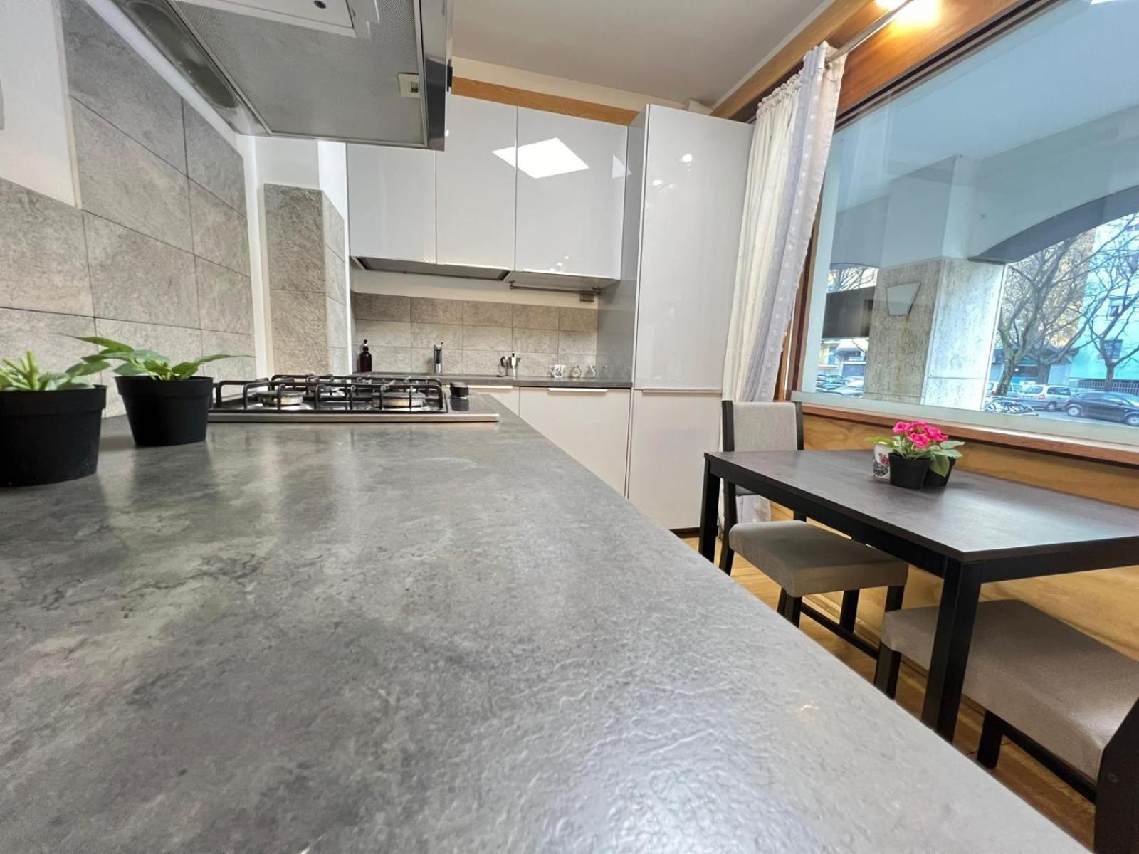 "R&P Apartment", Short Term Stay, Elegant Design, Bisceglie Metro Station, Easy For San Siro And Fiera Milano, Free Parking Exterior foto