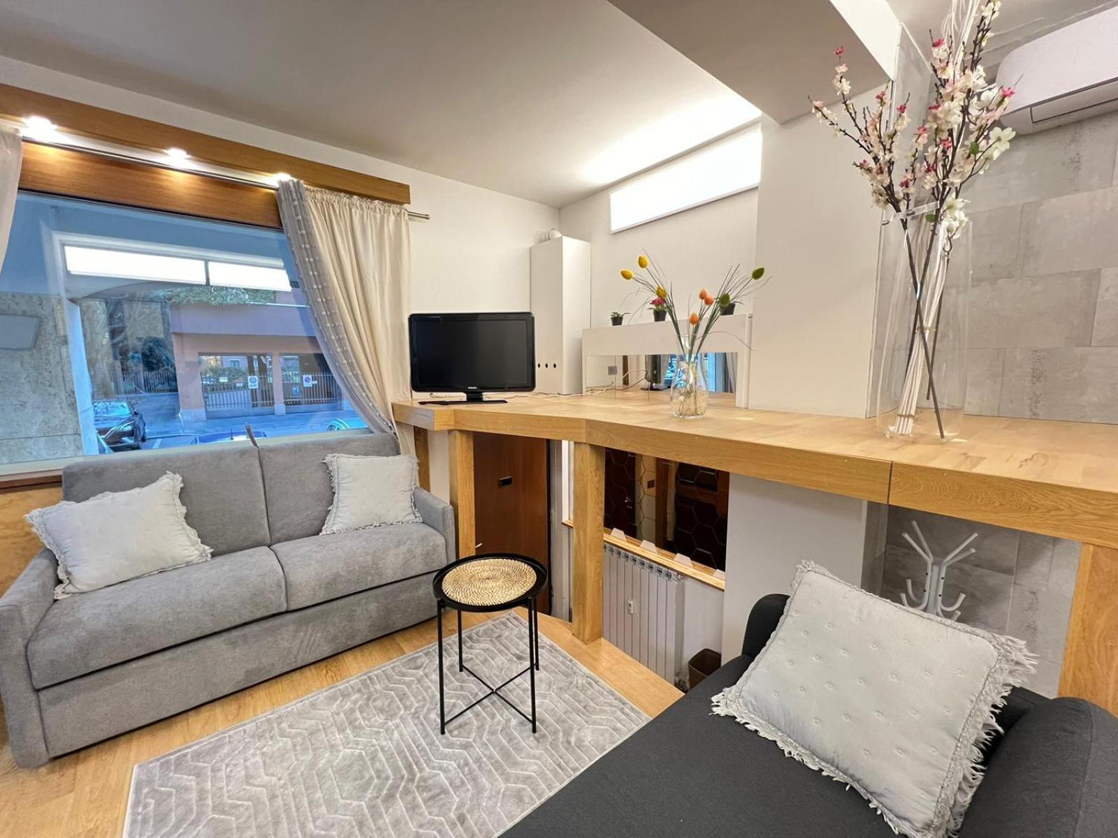 "R&P Apartment", Short Term Stay, Elegant Design, Bisceglie Metro Station, Easy For San Siro And Fiera Milano, Free Parking Exterior foto