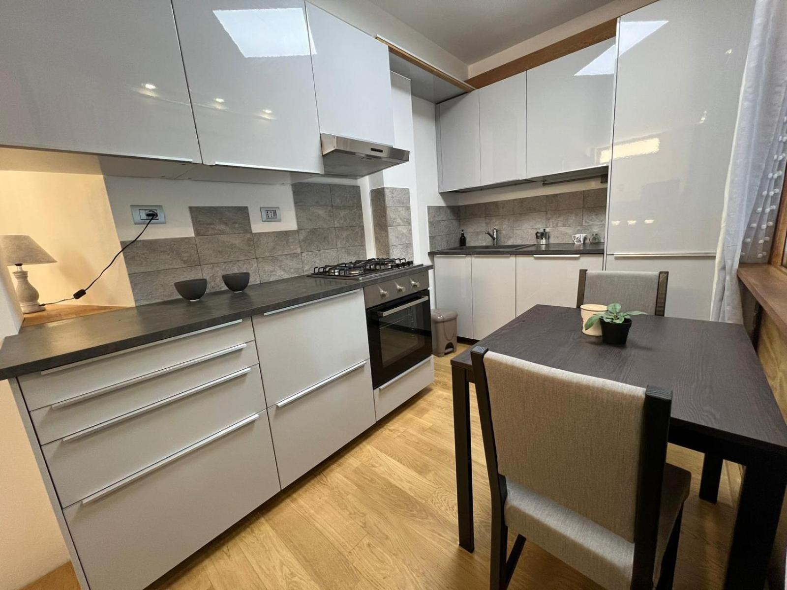 "R&P Apartment", Short Term Stay, Elegant Design, Bisceglie Metro Station, Easy For San Siro And Fiera Milano, Free Parking Exterior foto