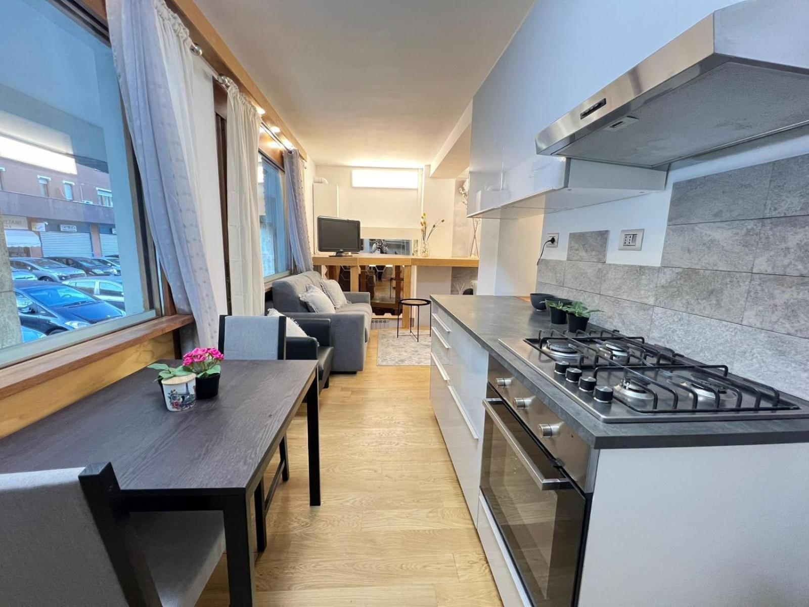 "R&P Apartment", Short Term Stay, Elegant Design, Bisceglie Metro Station, Easy For San Siro And Fiera Milano, Free Parking Exterior foto