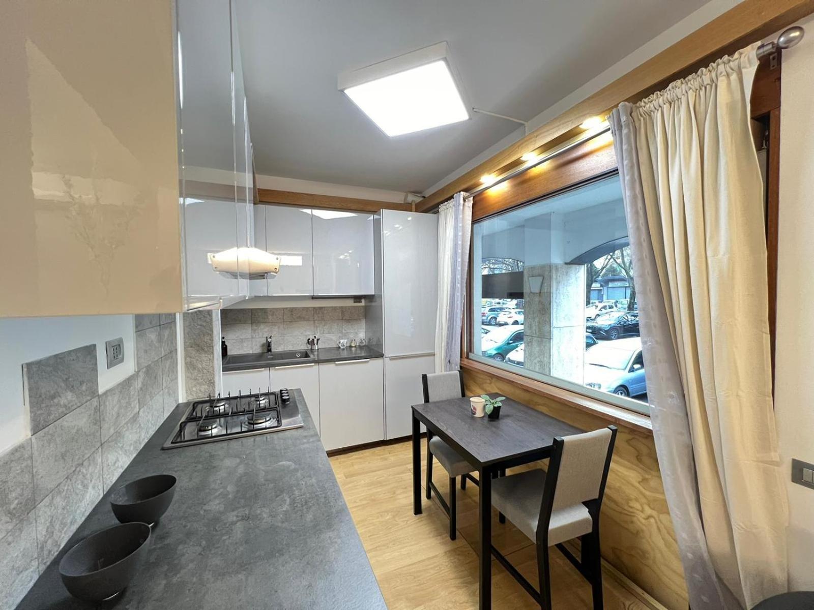 "R&P Apartment", Short Term Stay, Elegant Design, Bisceglie Metro Station, Easy For San Siro And Fiera Milano, Free Parking Exterior foto