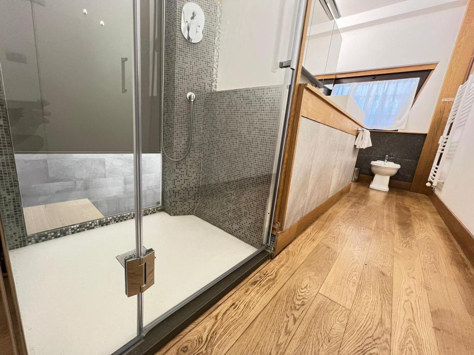 "R&P Apartment", Short Term Stay, Elegant Design, Bisceglie Metro Station, Easy For San Siro And Fiera Milano, Free Parking Exterior foto